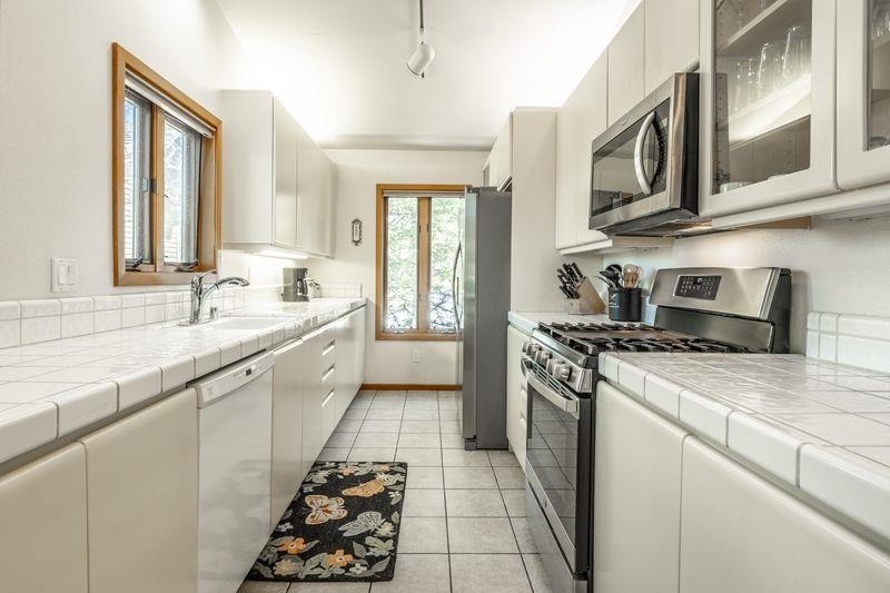 936 Links Way Unit: 936