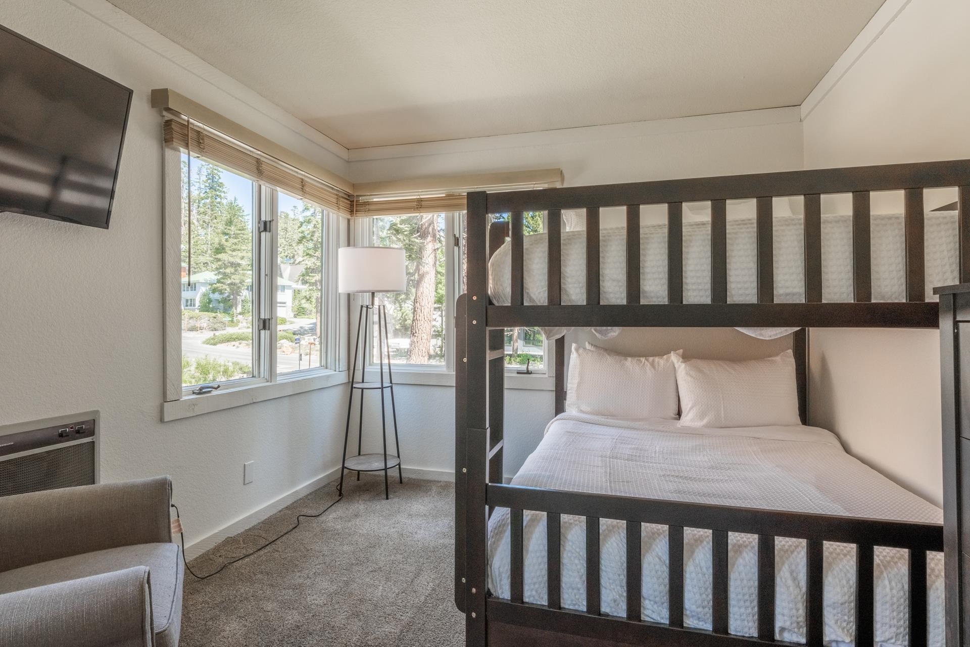 435 Lakeview Boulevard Unit: 84