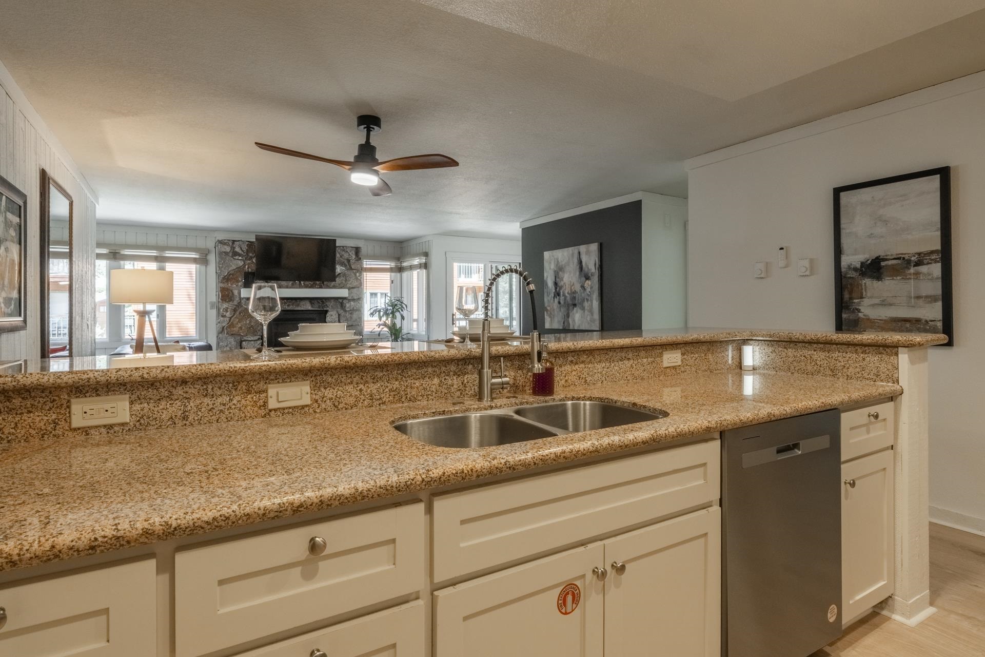 435 Lakeview Boulevard Unit: 84