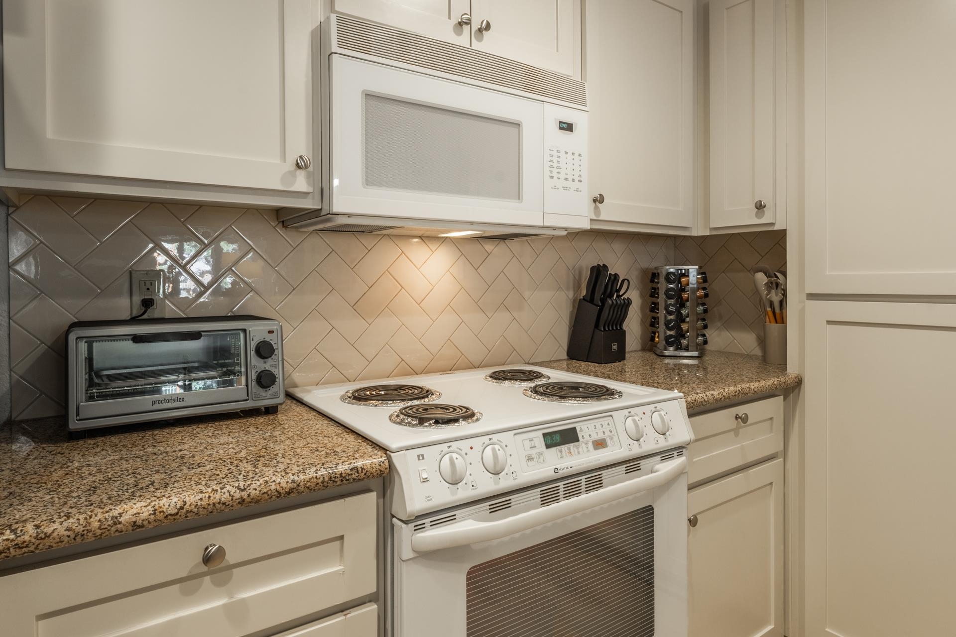 435 Lakeview Boulevard Unit: 84