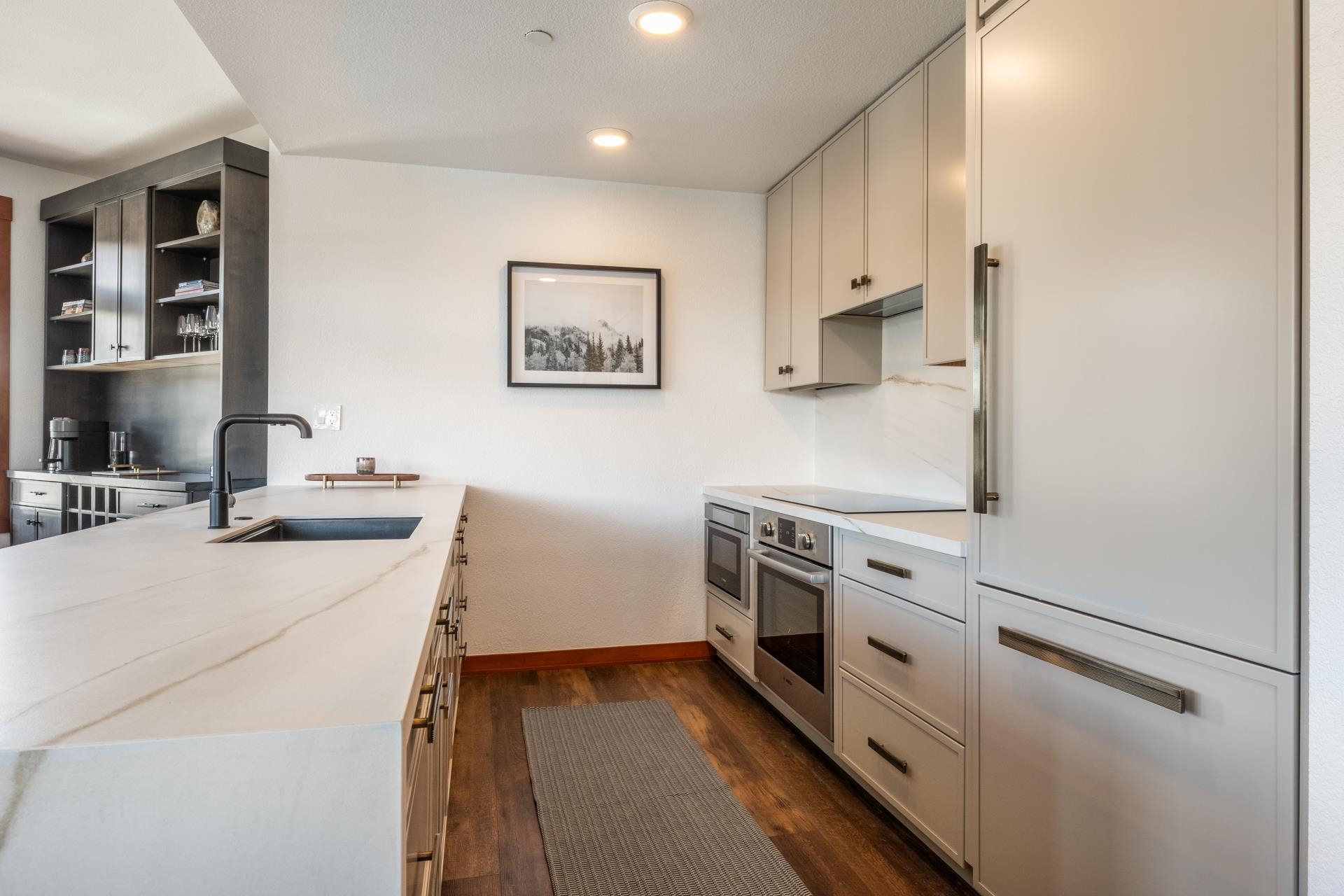 6201 Minaret Rd #2430