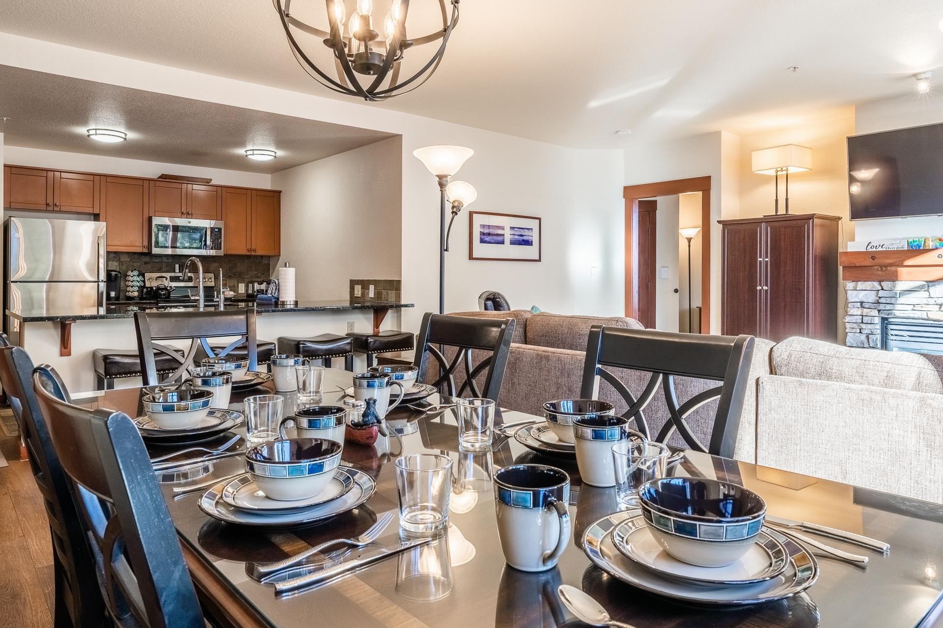 100 Canyon Blvd #3321