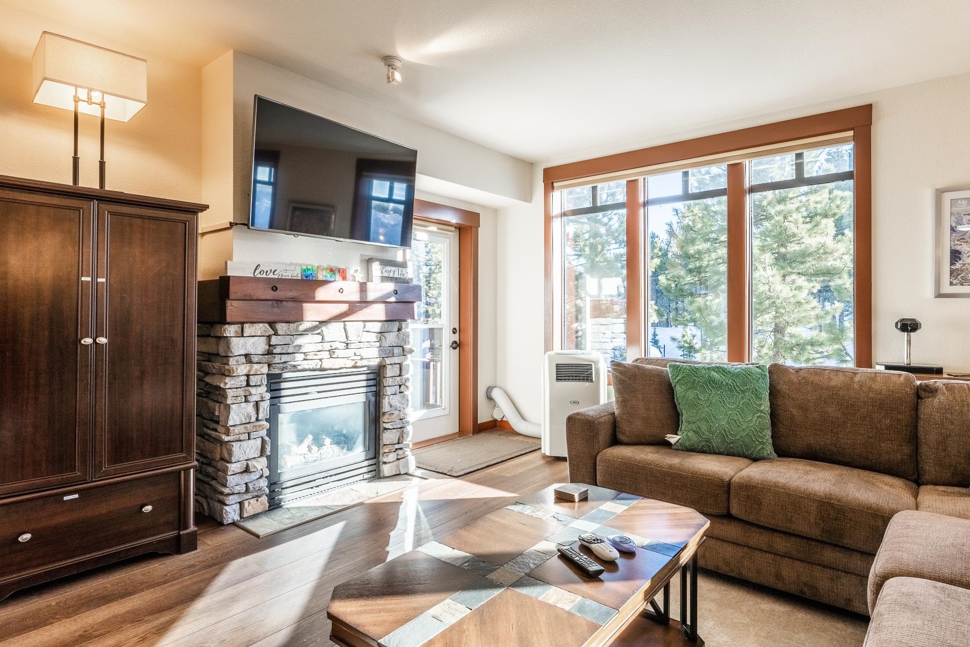 100 Canyon Blvd #3321