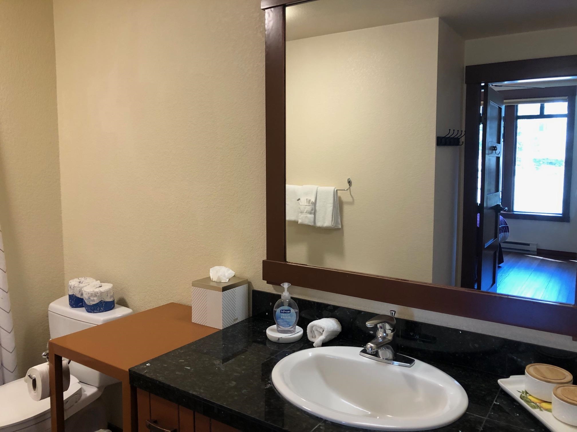 100 Canyon Blvd #3321