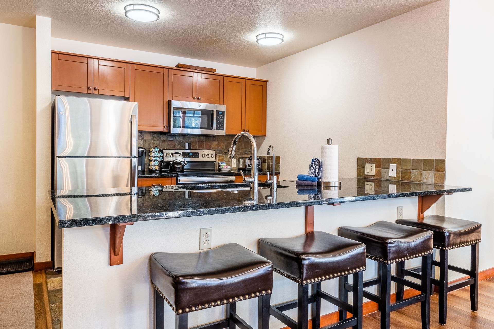 100 Canyon Blvd #3321
