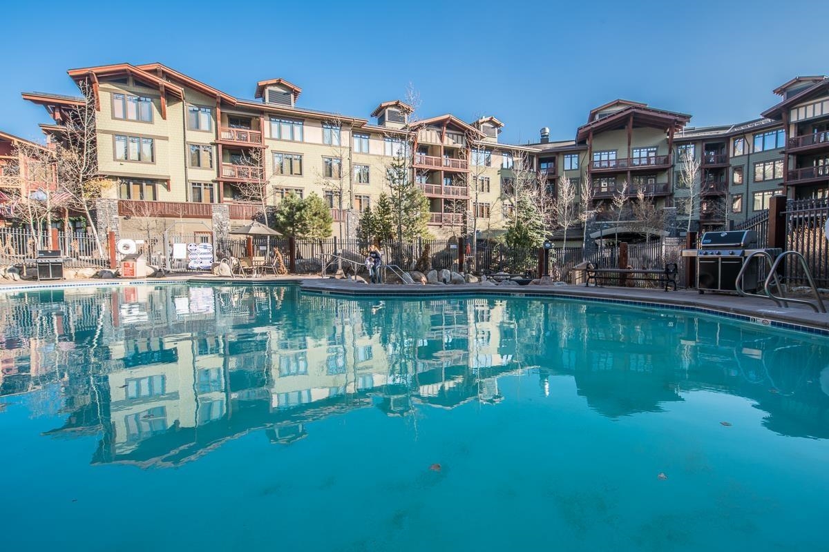 100 Canyon Blvd #3321