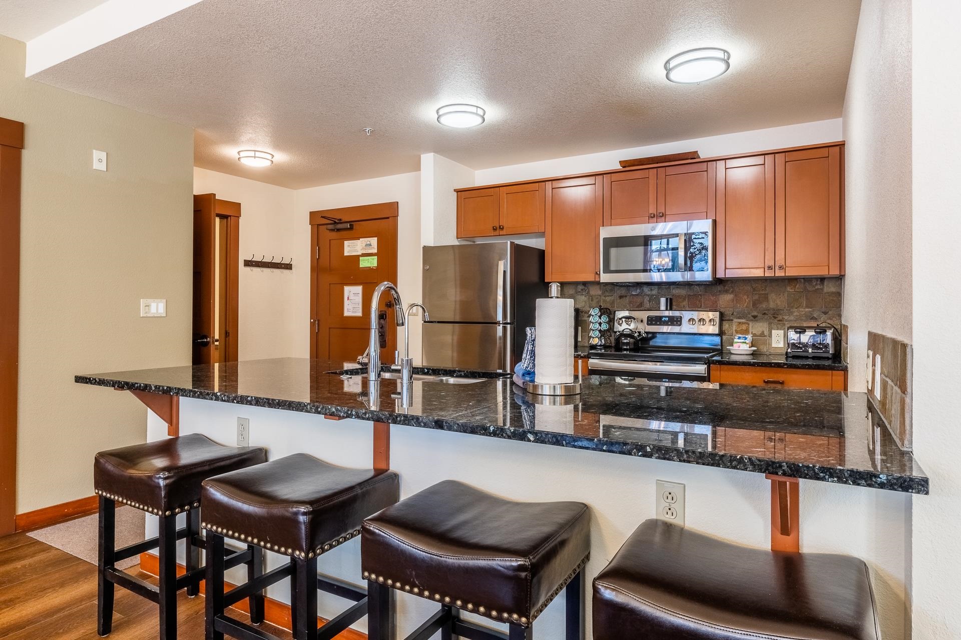 100 Canyon Blvd #3321