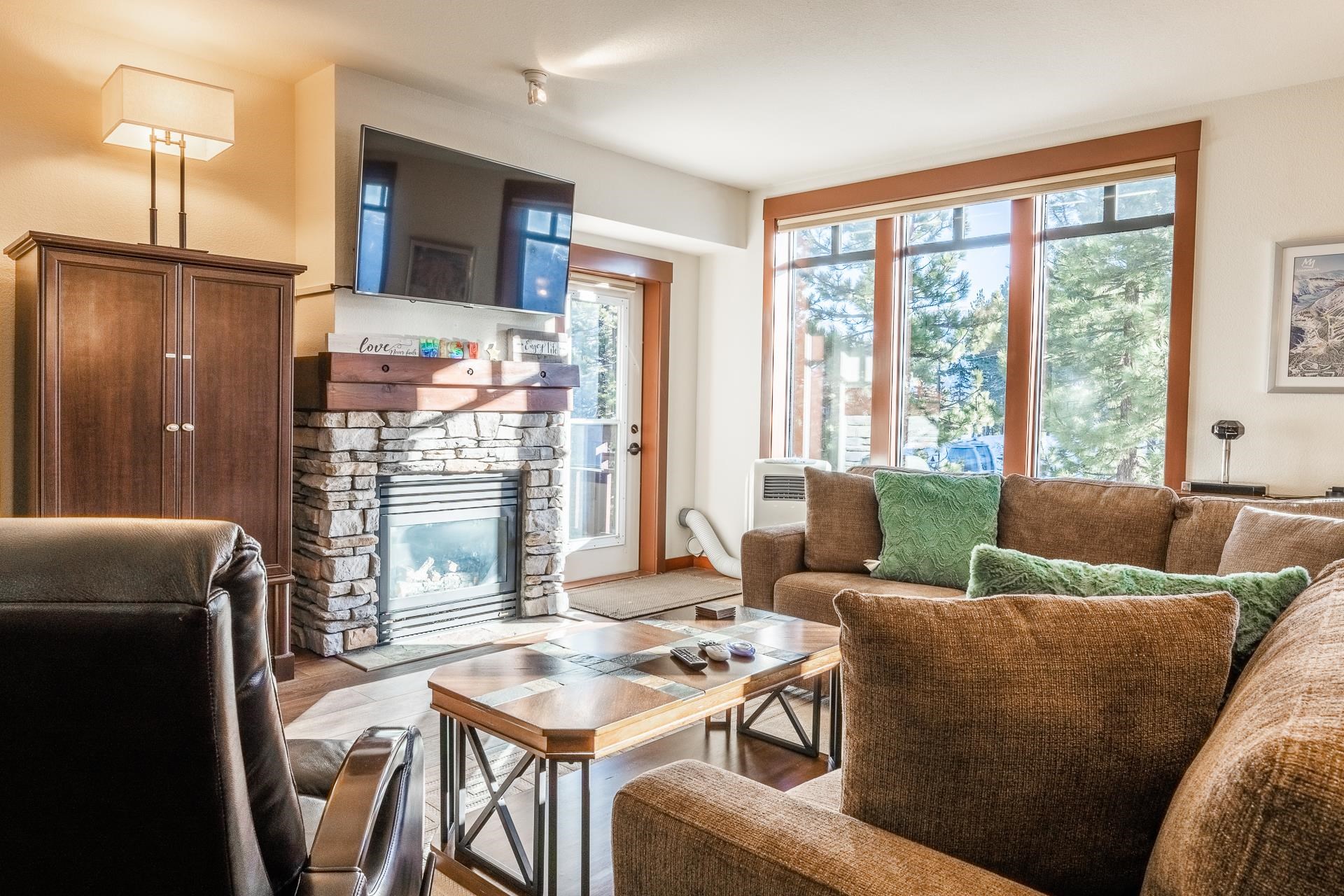 100 Canyon Blvd #3321