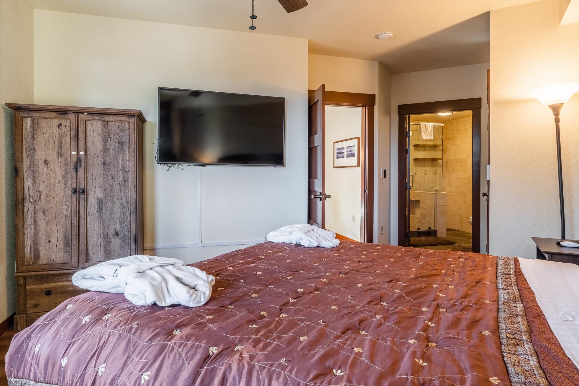 100 Canyon Blvd #3321