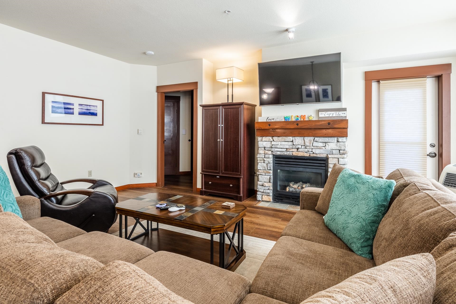 100 Canyon Blvd #3321