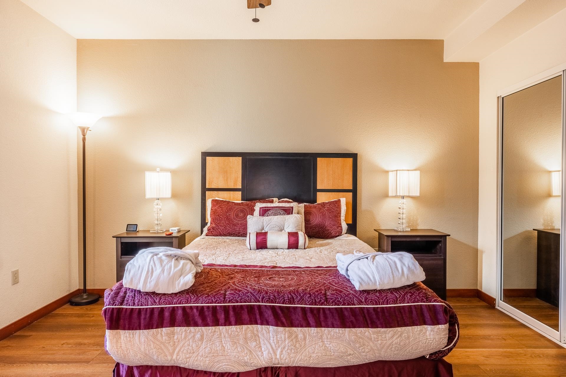 100 Canyon Blvd #3321