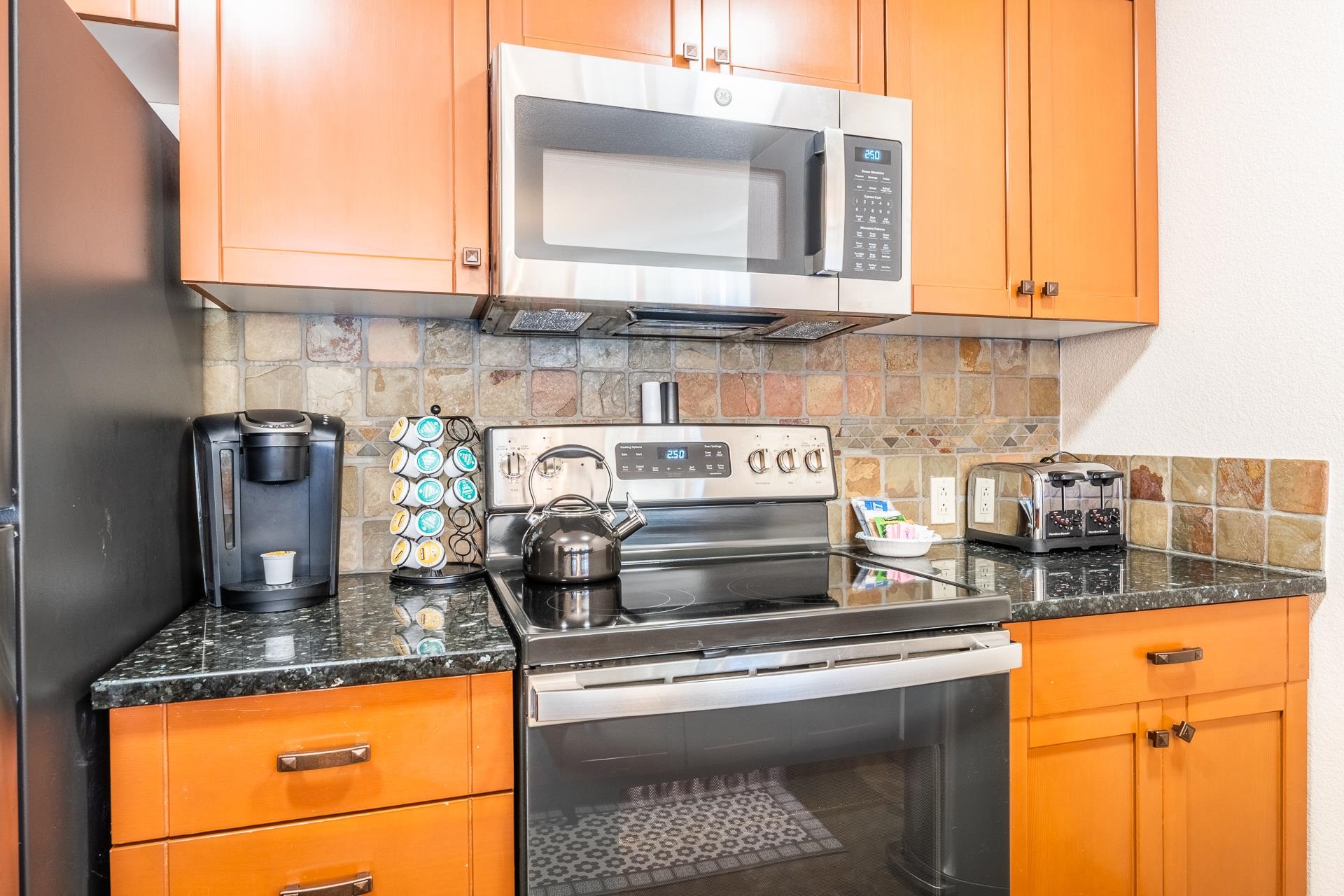 100 Canyon Blvd #3321