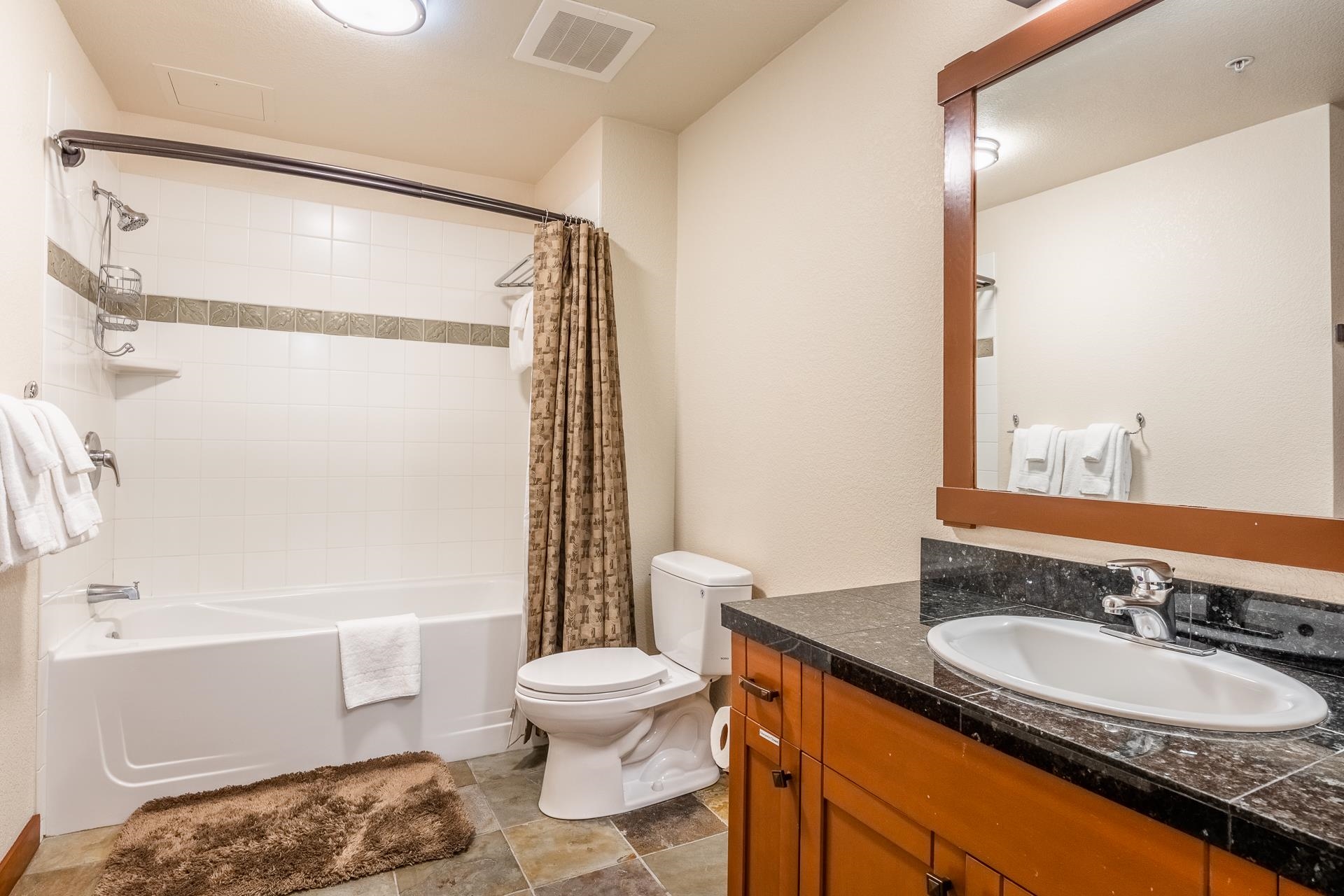 100 Canyon Blvd #3321