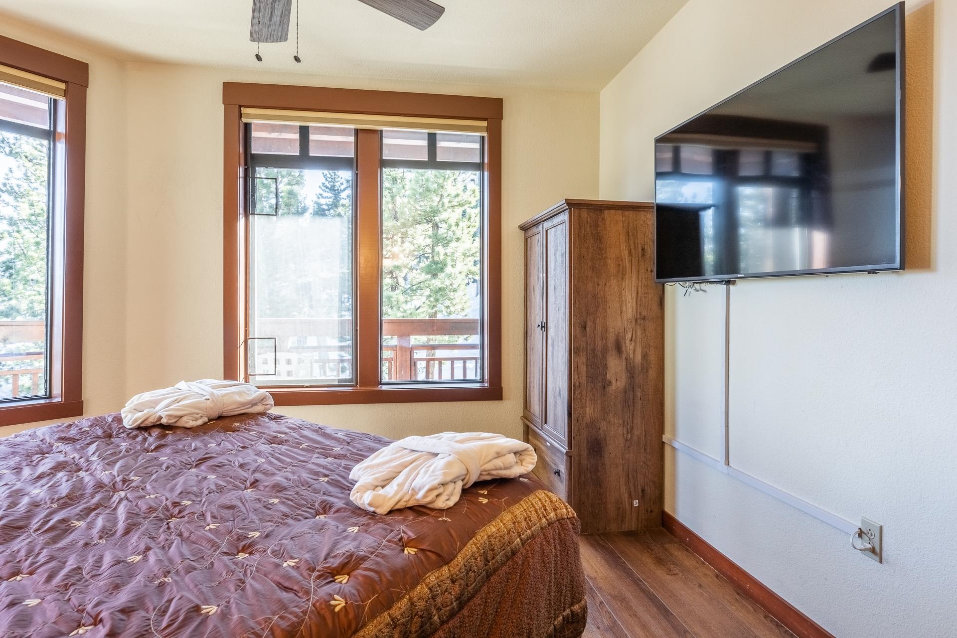 100 Canyon Blvd #3321