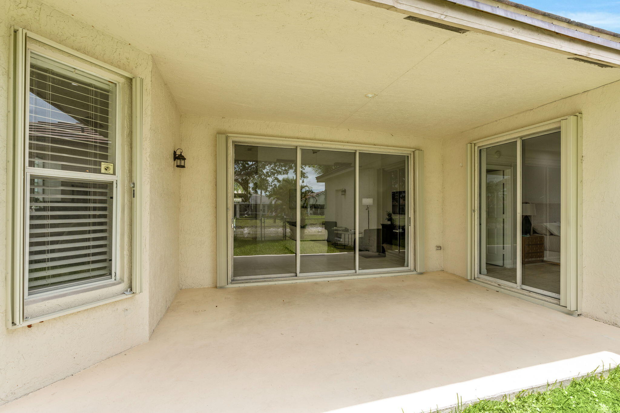 5954 NW 74th Street