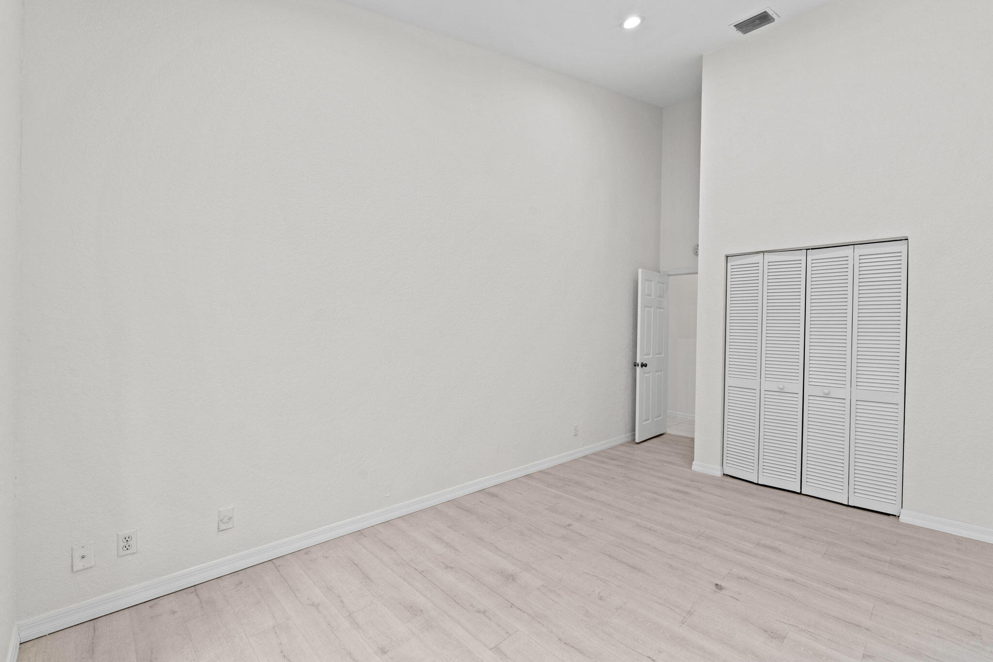 5954 NW 74th Street