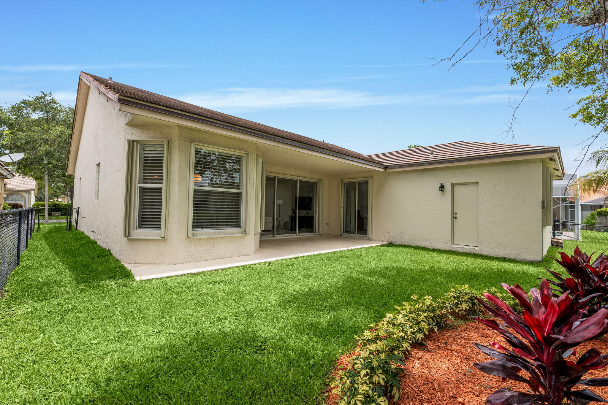 5954 NW 74th Street