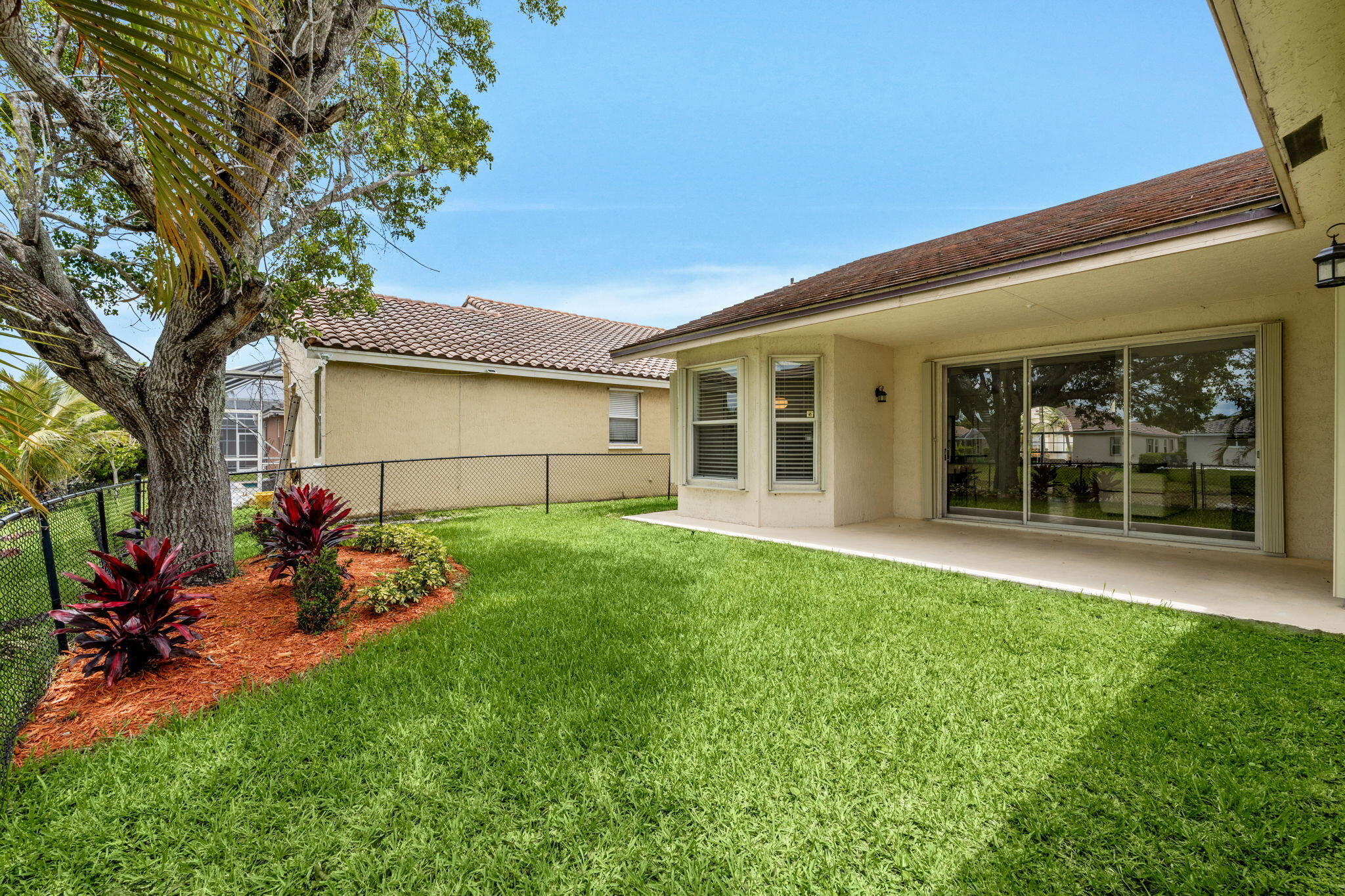 5954 NW 74th Street