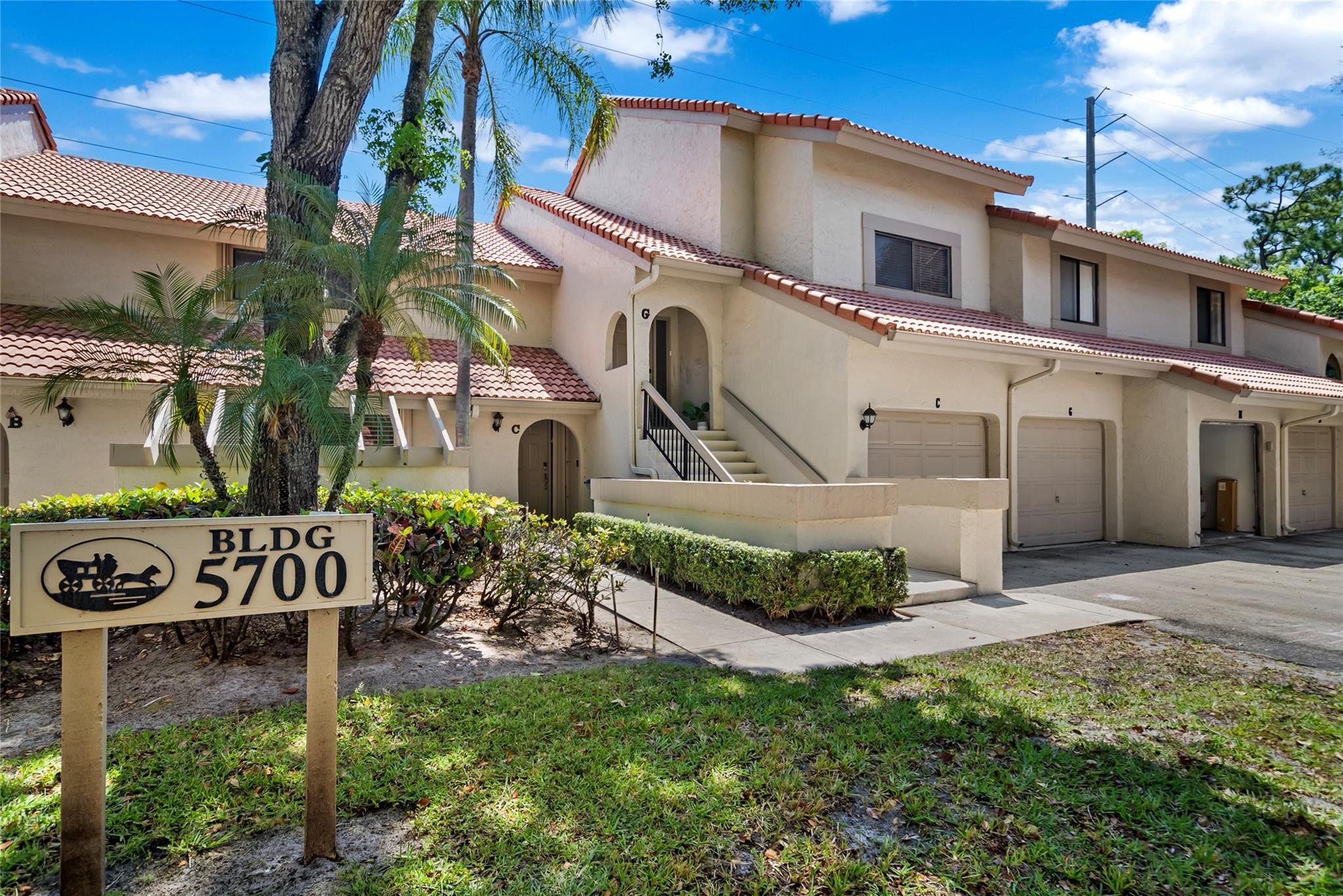 5700 Coach House Circle G