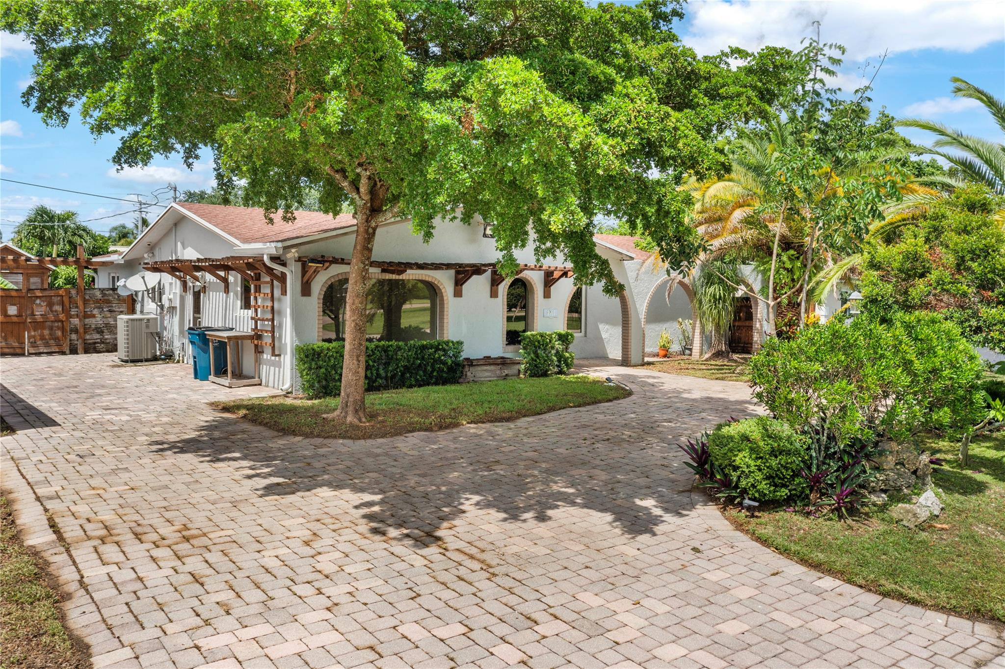 4911 NW 76th Place