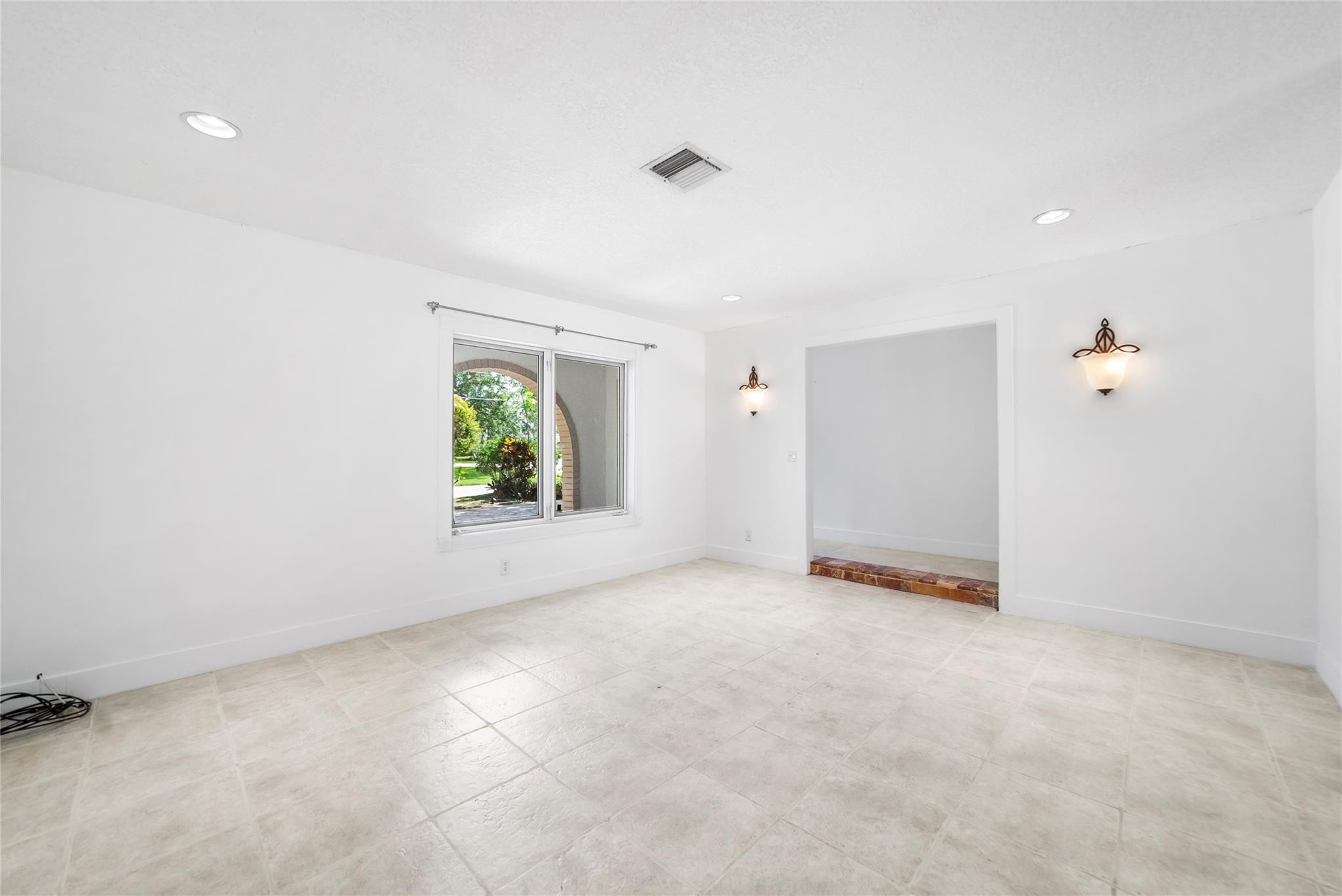 4911 NW 76th Place
