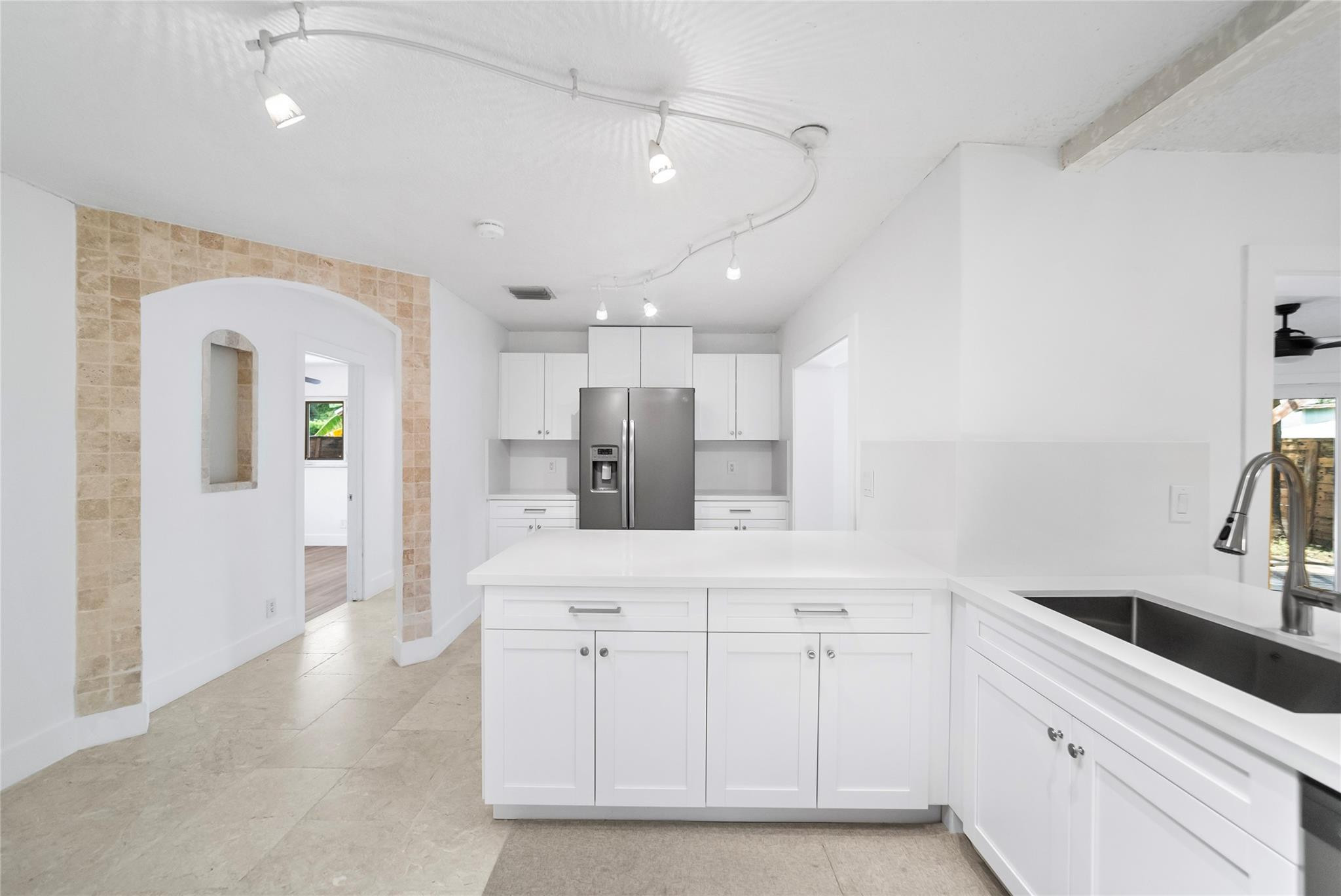 4911 NW 76th Place