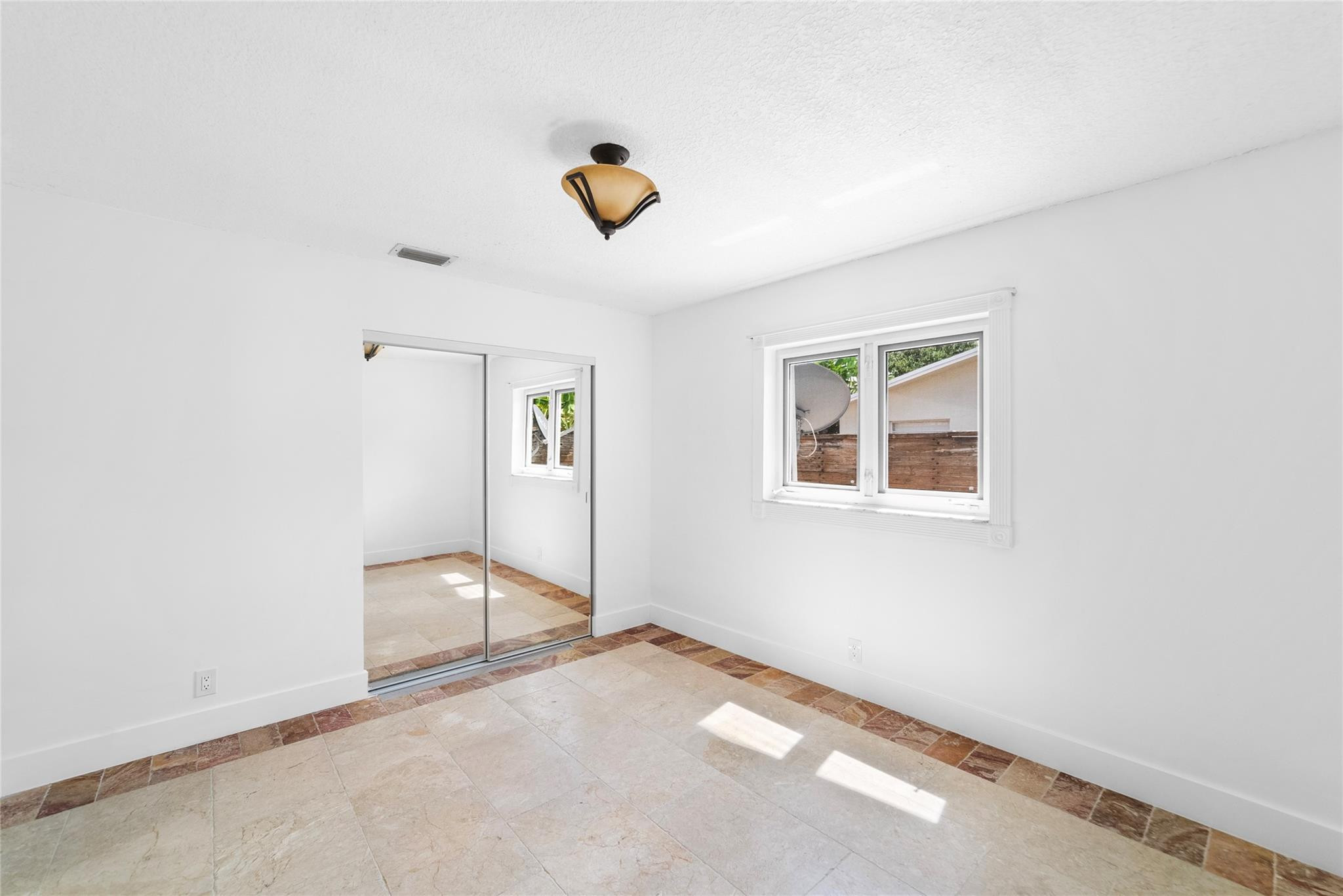4911 NW 76th Place