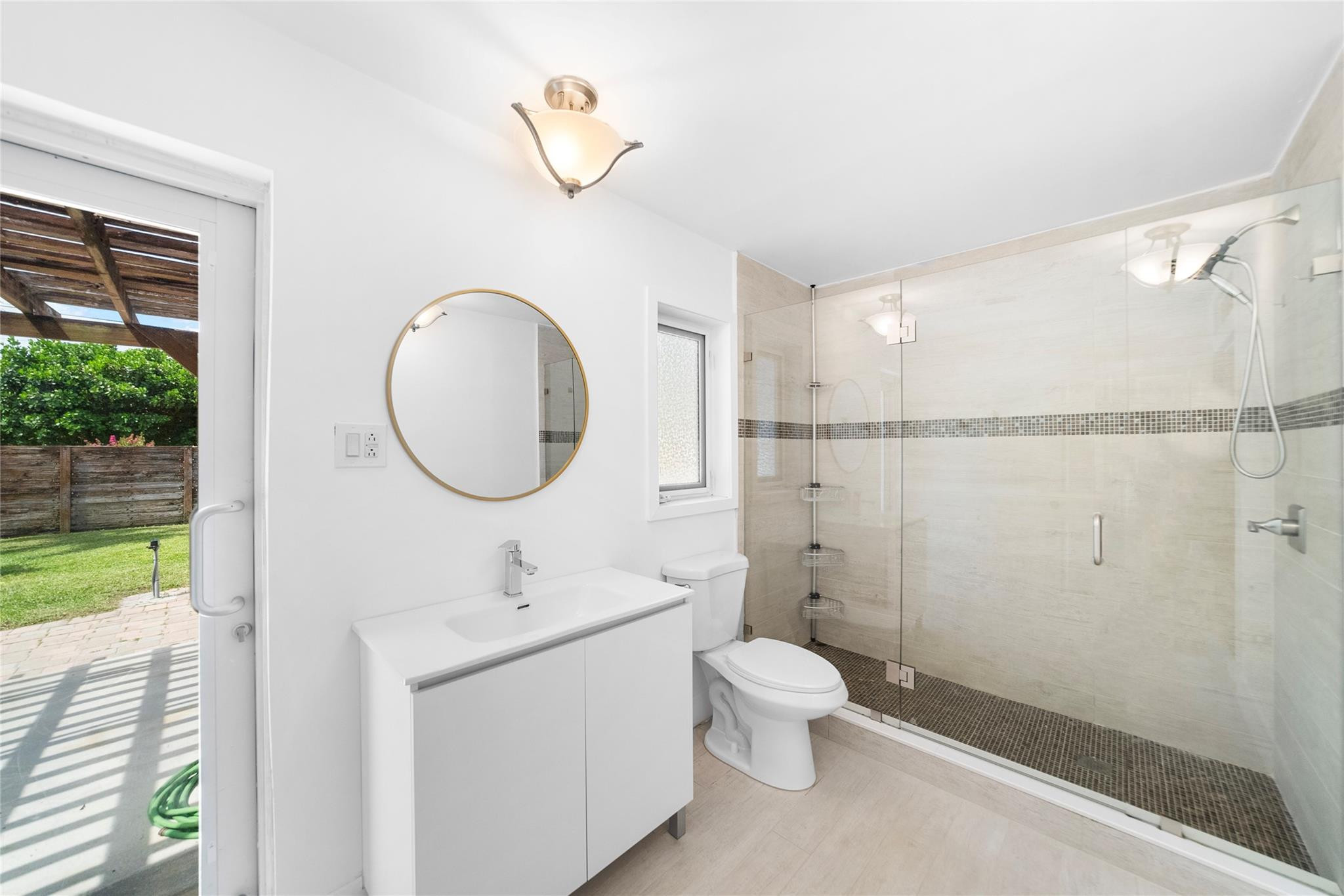 4911 NW 76th Place
