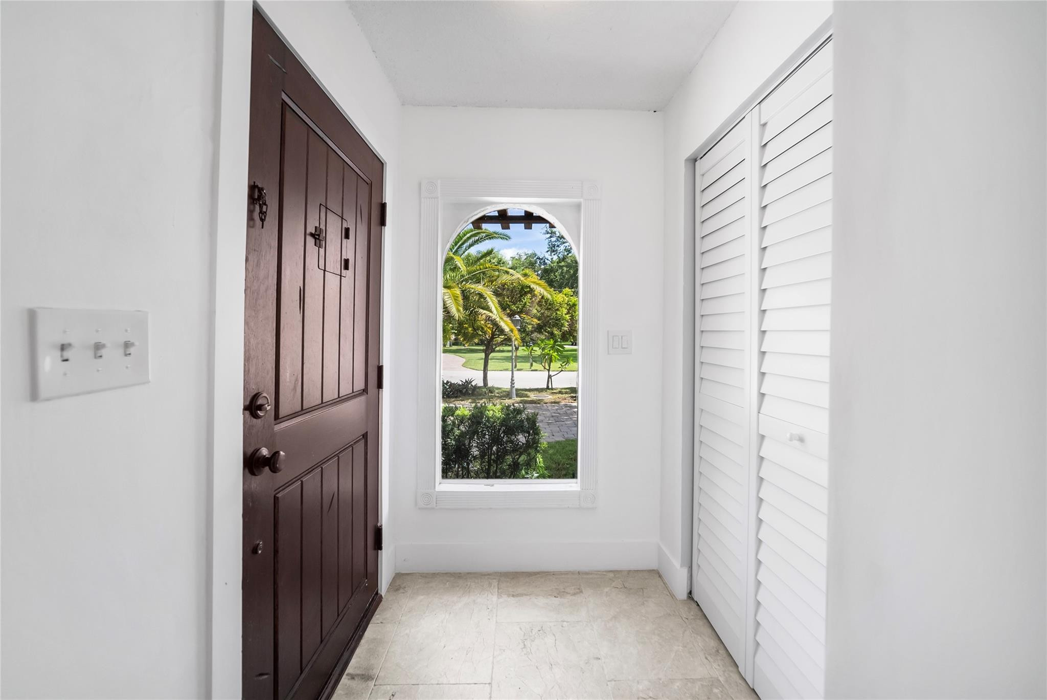4911 NW 76th Place