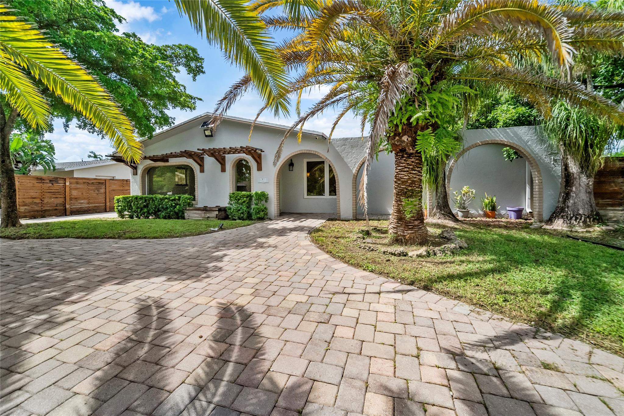 4911 NW 76th Place