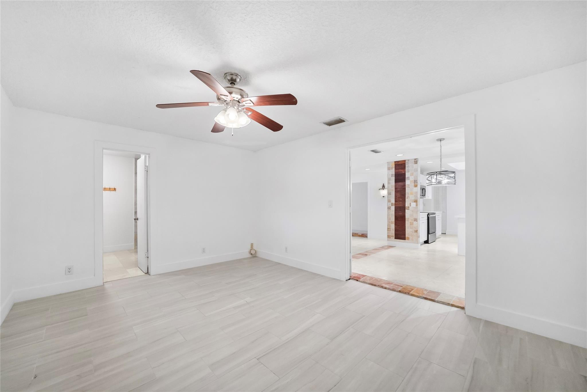 4911 NW 76th Place