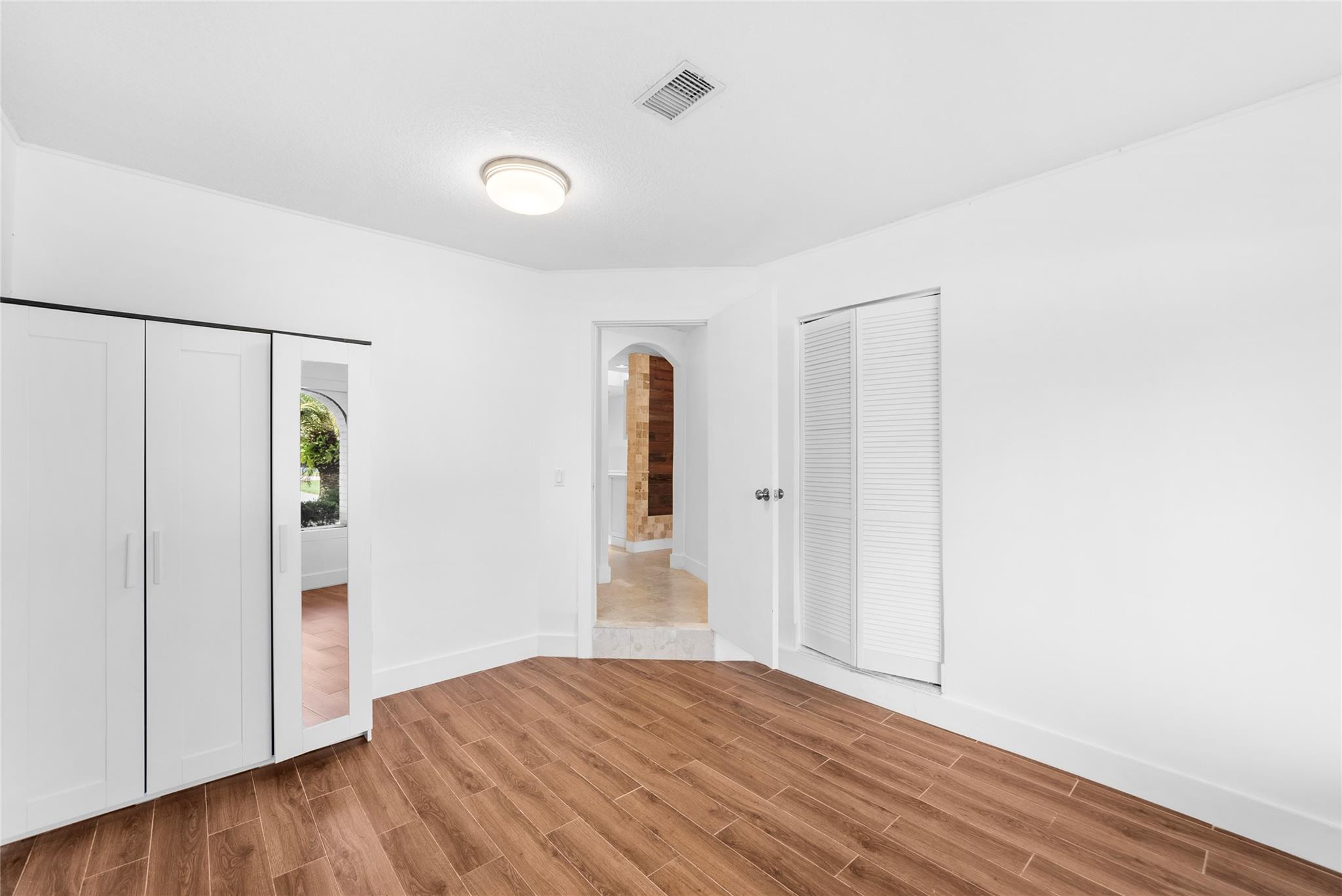 4911 NW 76th Place