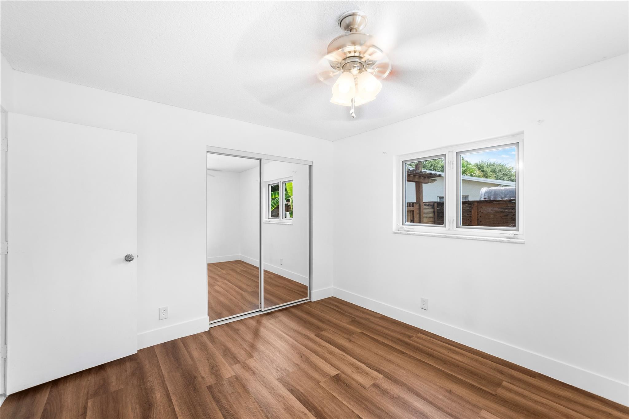 4911 NW 76th Place