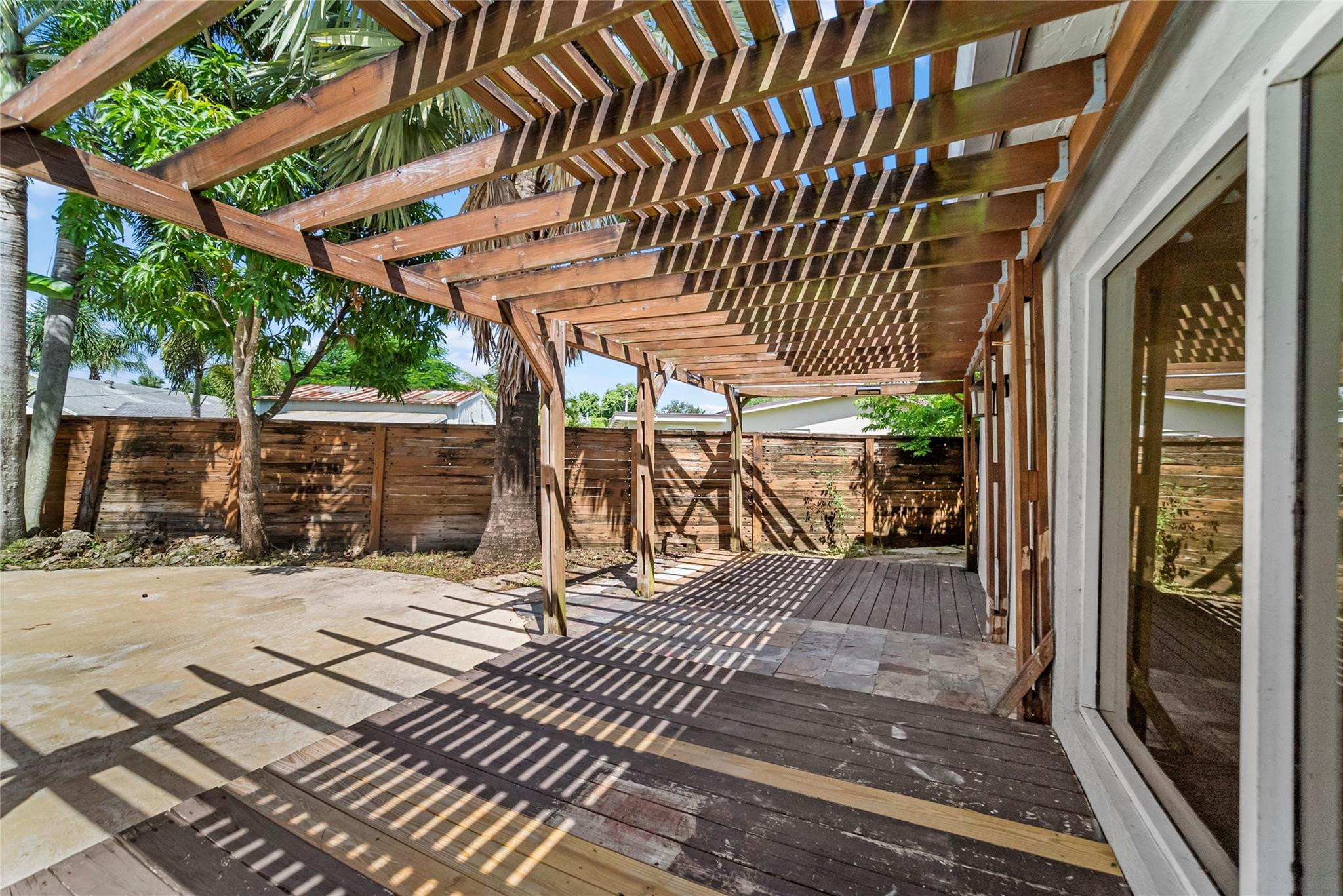 4911 NW 76th Place