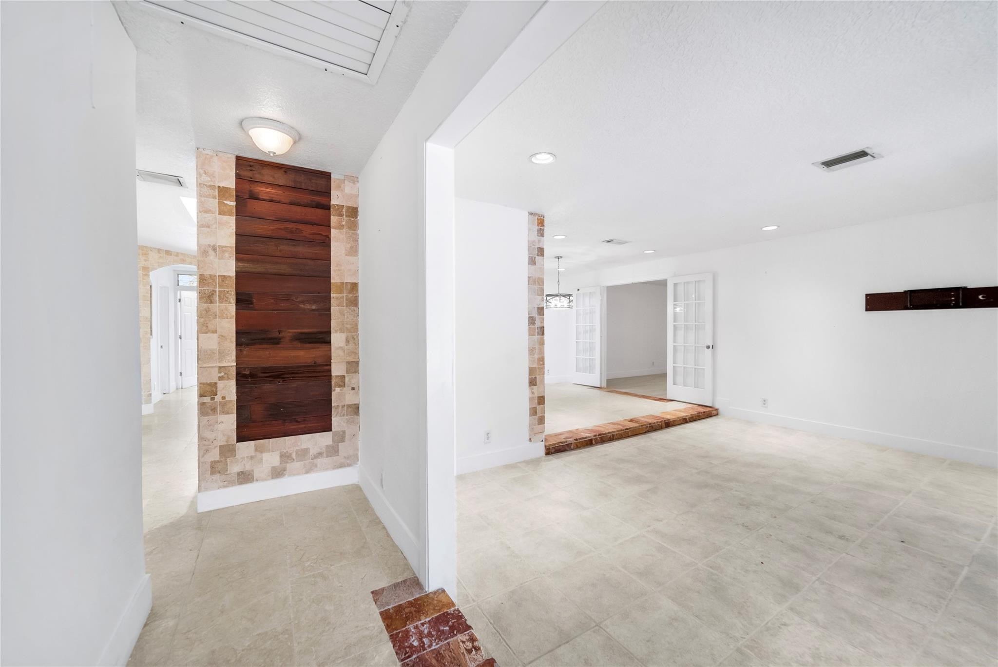 4911 NW 76th Place