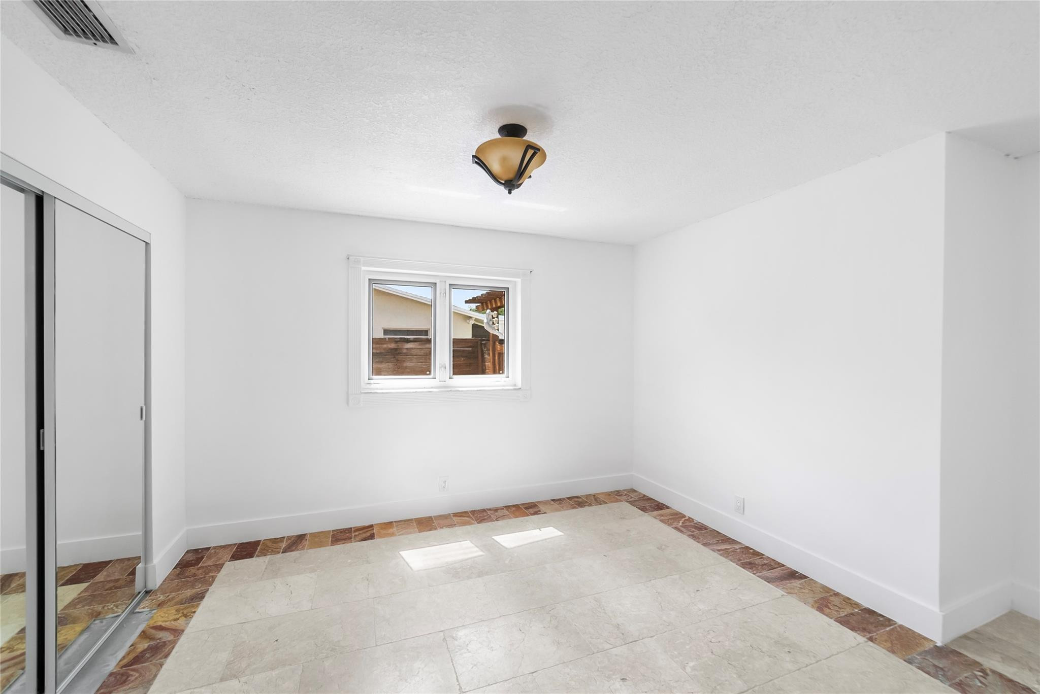 4911 NW 76th Place