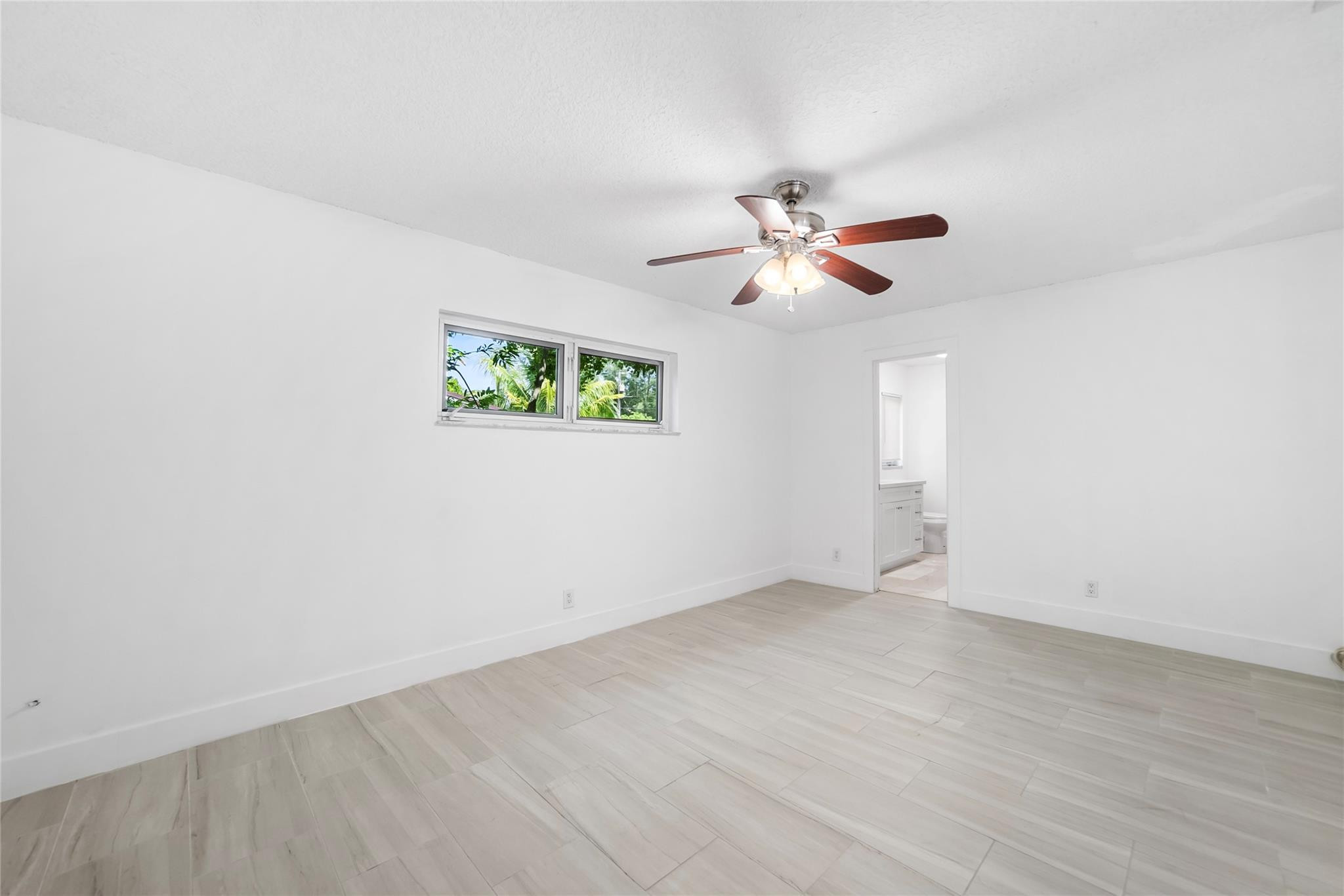 4911 NW 76th Place