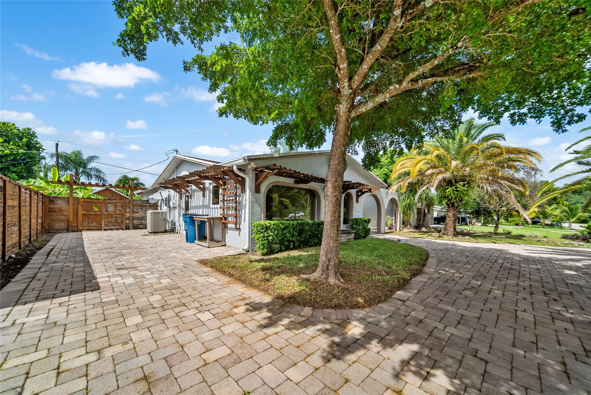 4911 NW 76th Place