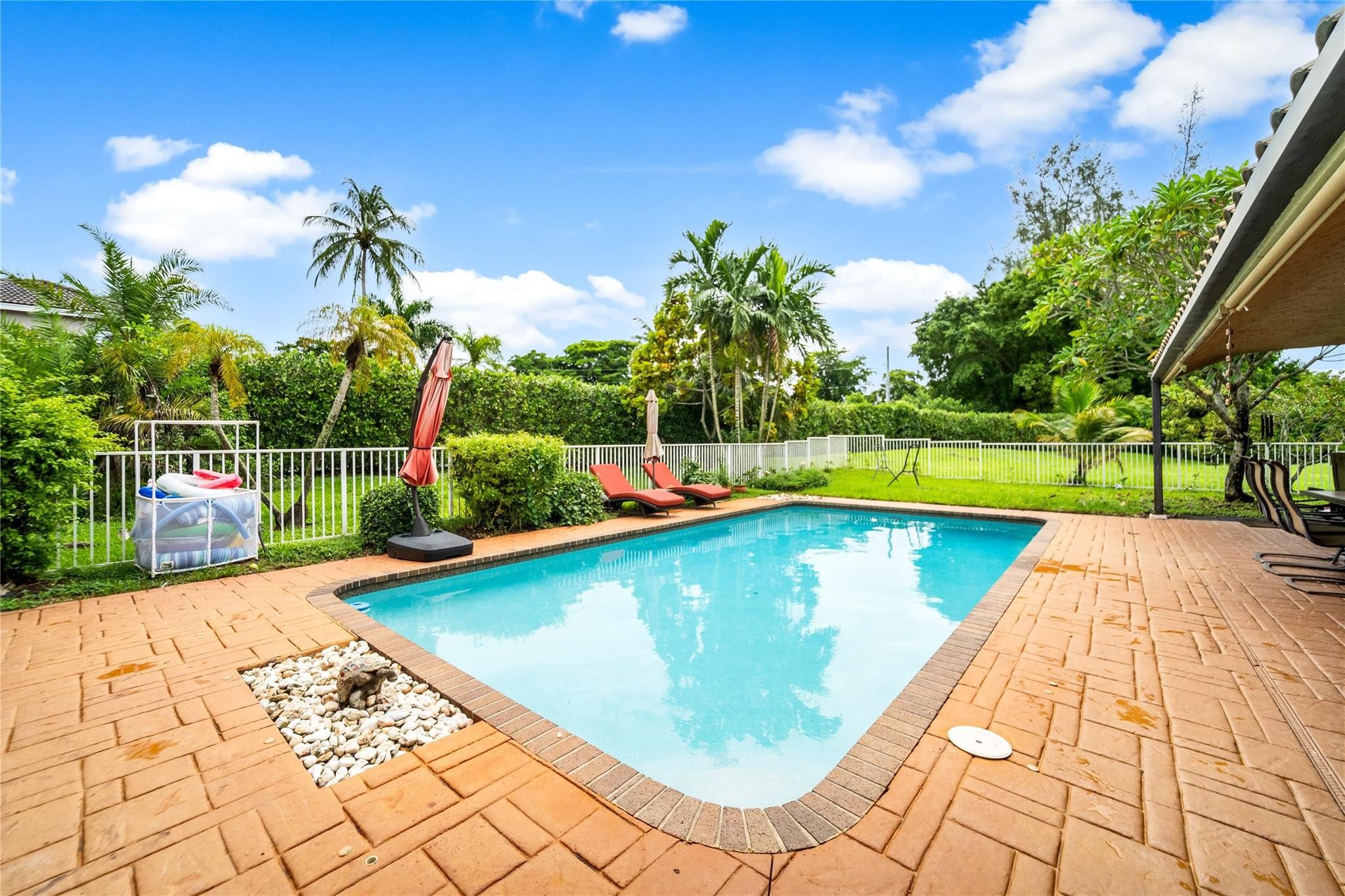 7604 Lexington Lane