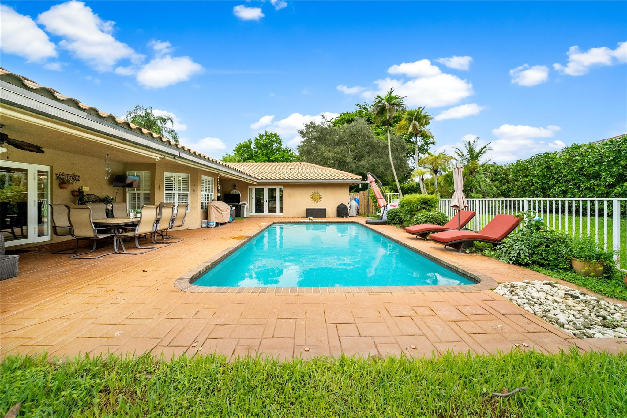 7604 Lexington Lane