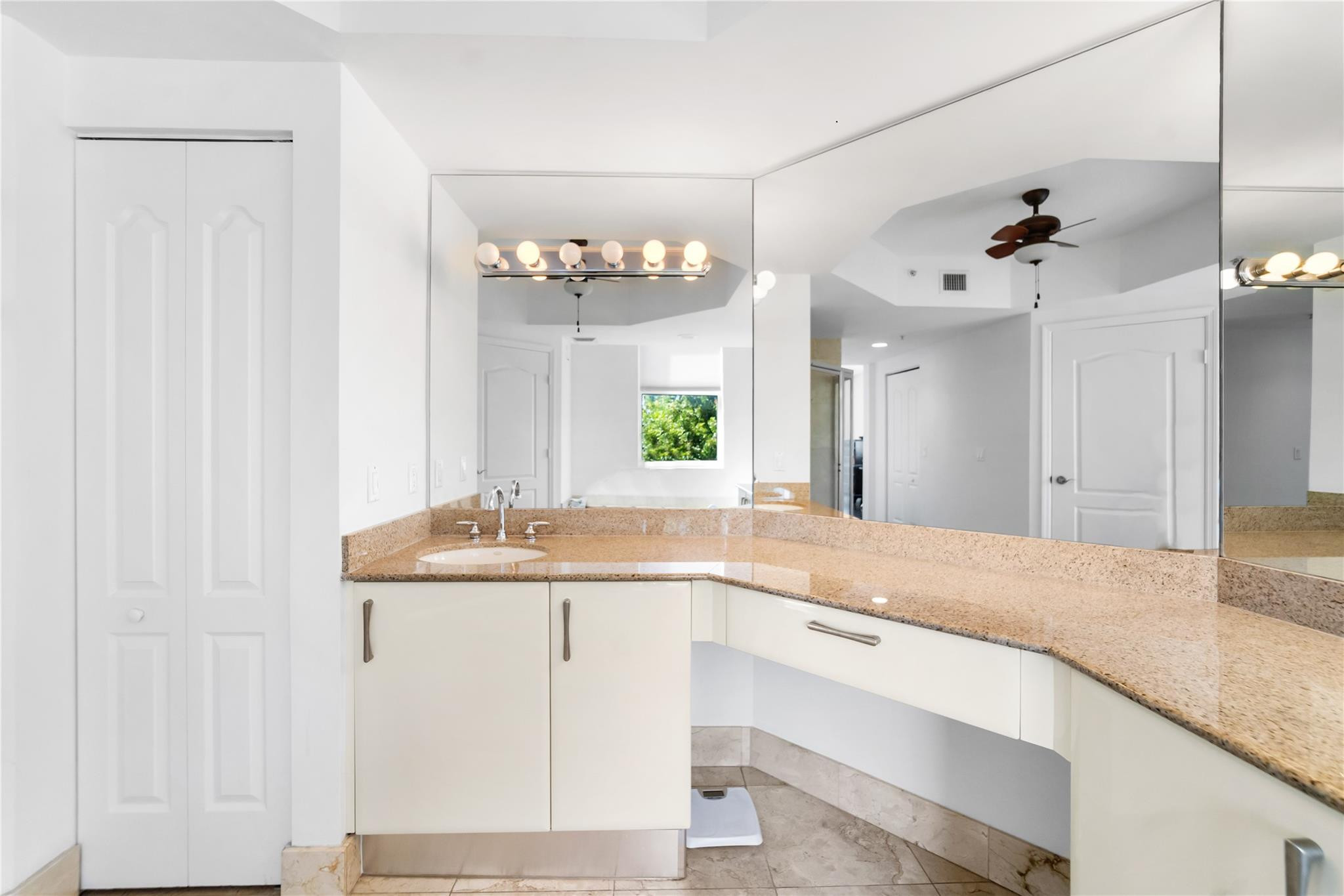 101 SE 20th Avenue 405