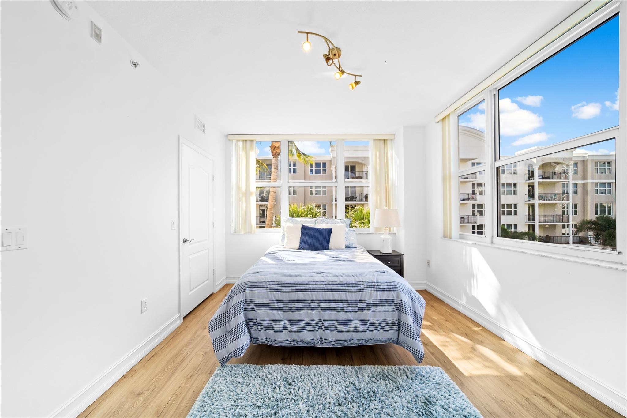 101 SE 20th Avenue 405