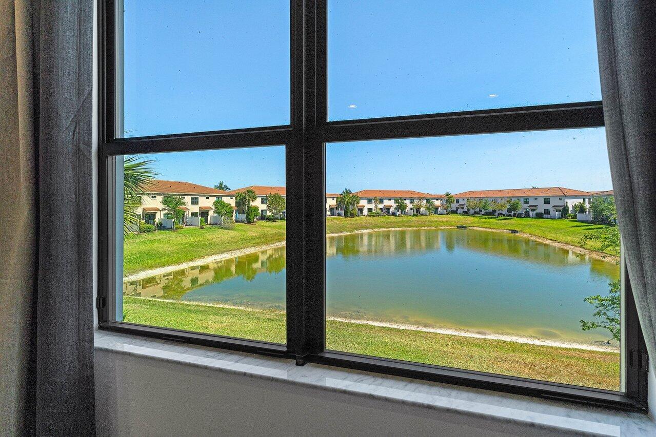 9481 Glider Way