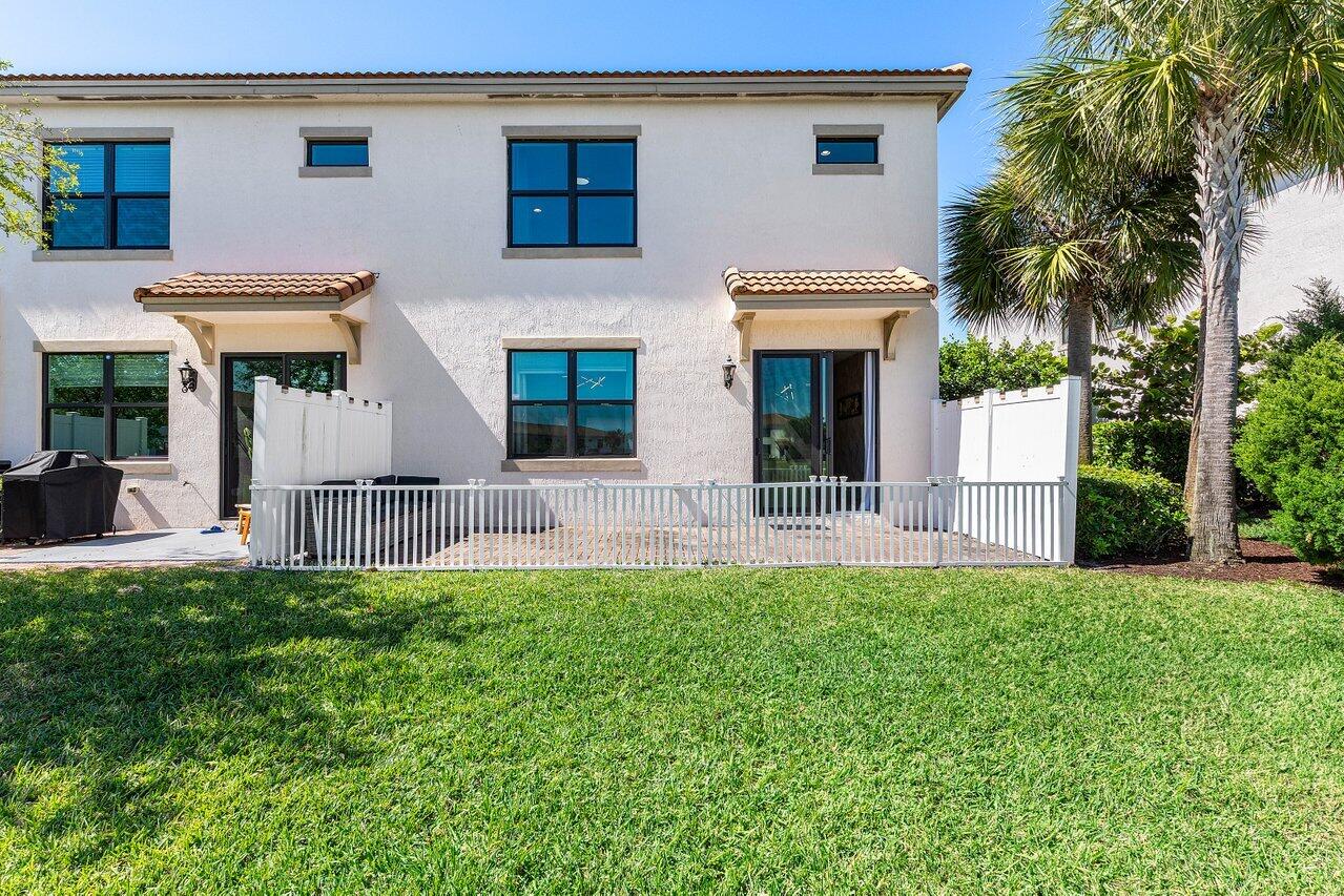 9481 Glider Way