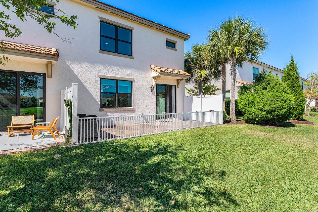 9481 Glider Way