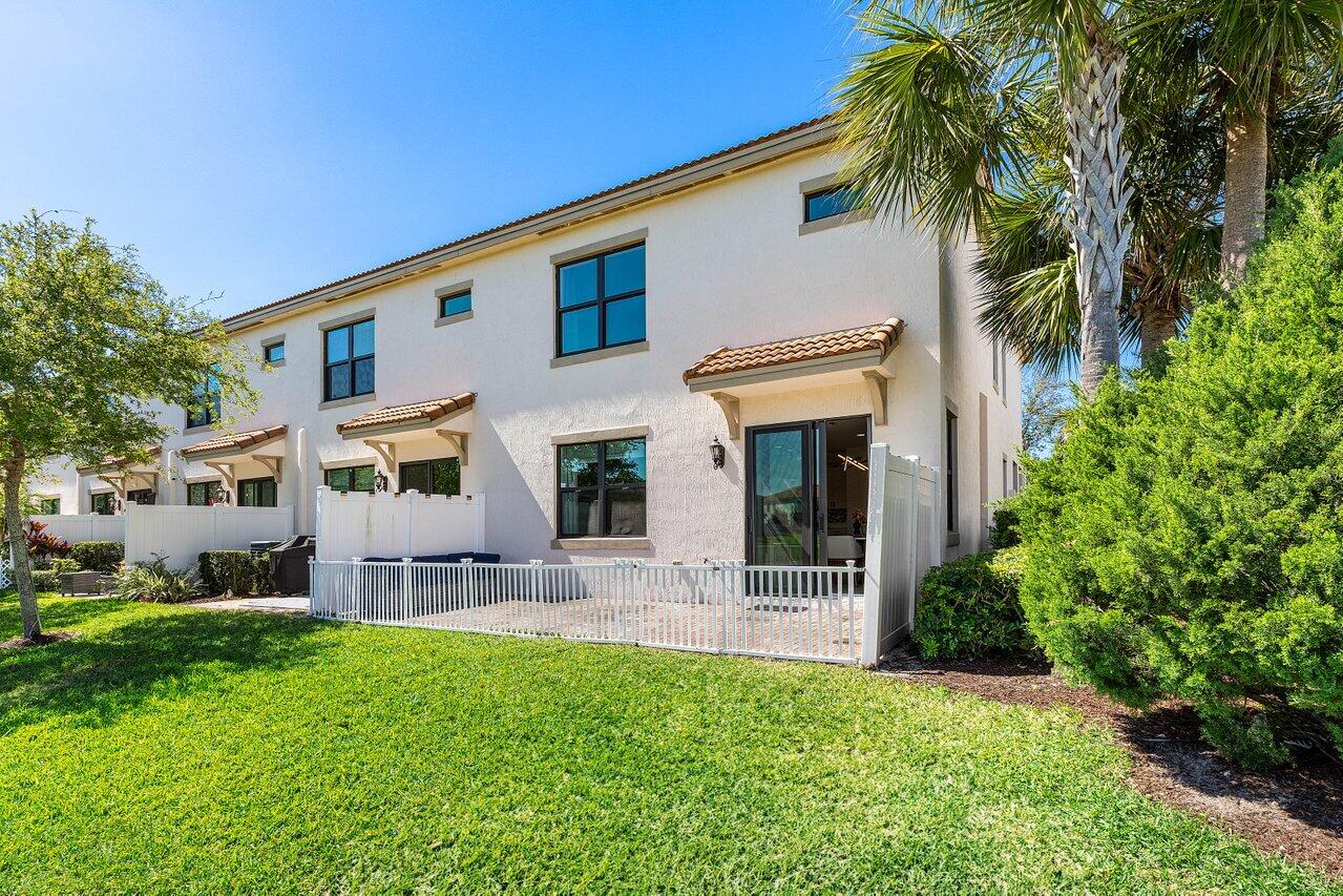 9481 Glider Way