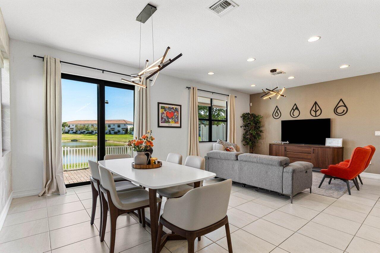 9481 Glider Way