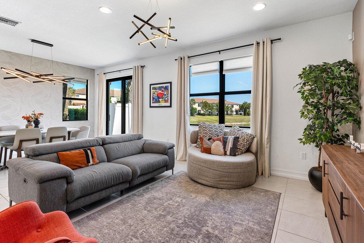 9481 Glider Way