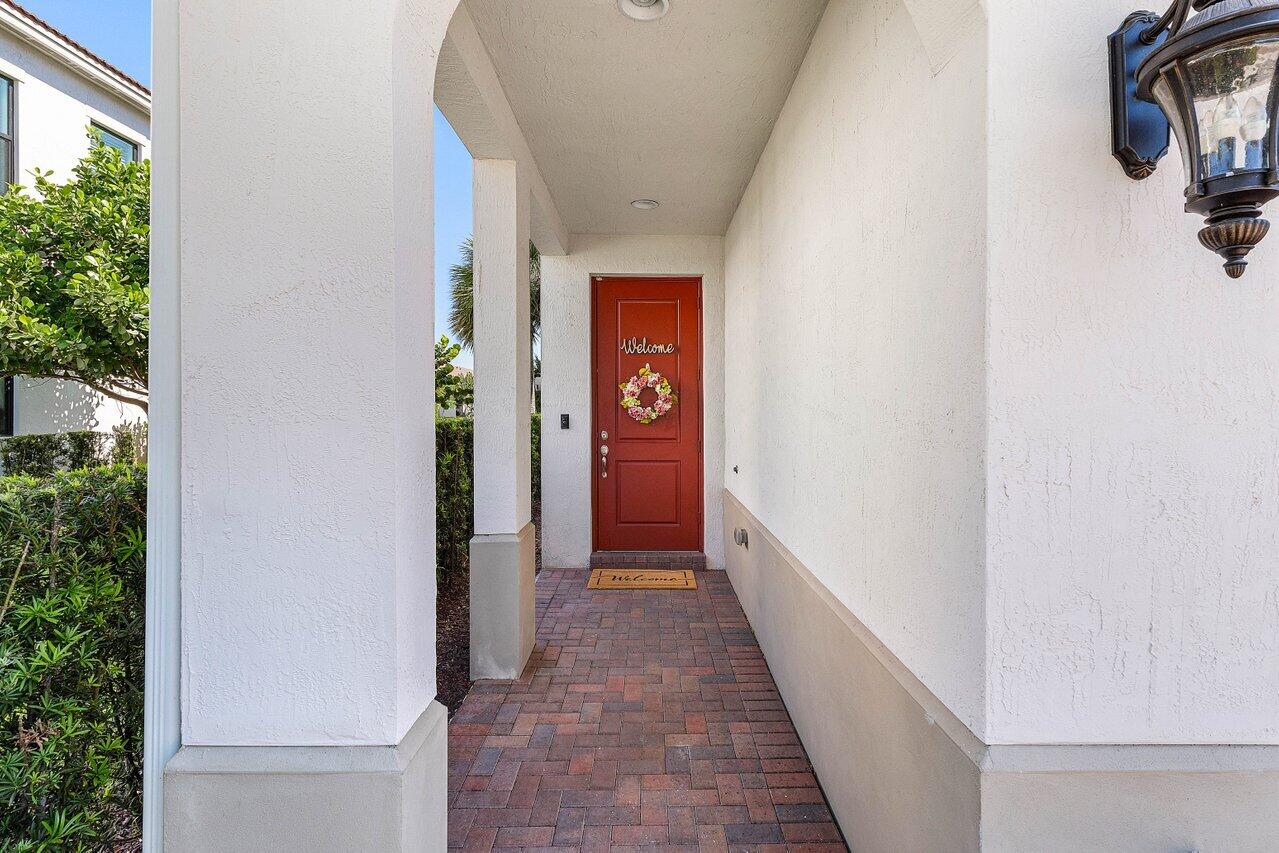 9481 Glider Way