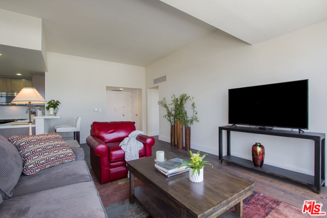 10501 Wilshire Blvd Unit: 911